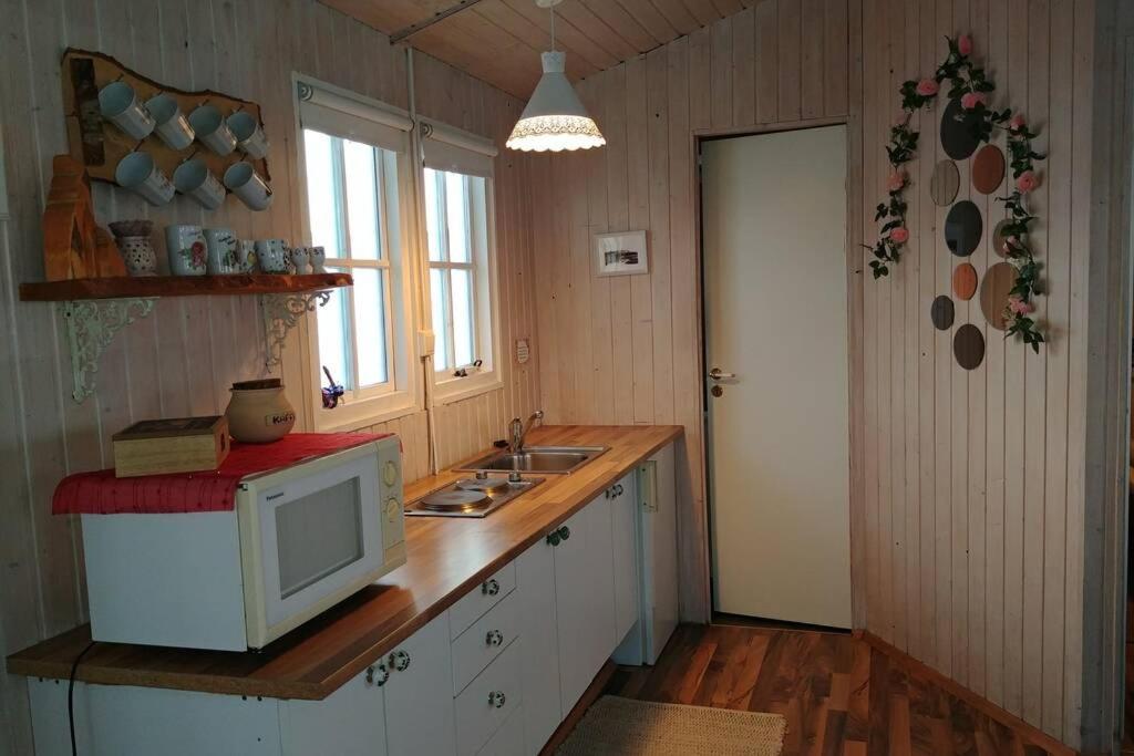 Cosy Cottage-Alfabakki-With Hot Tub Stori-Bakki المظهر الخارجي الصورة